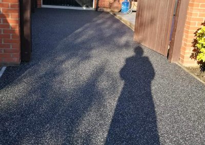 Black resin driveway surface