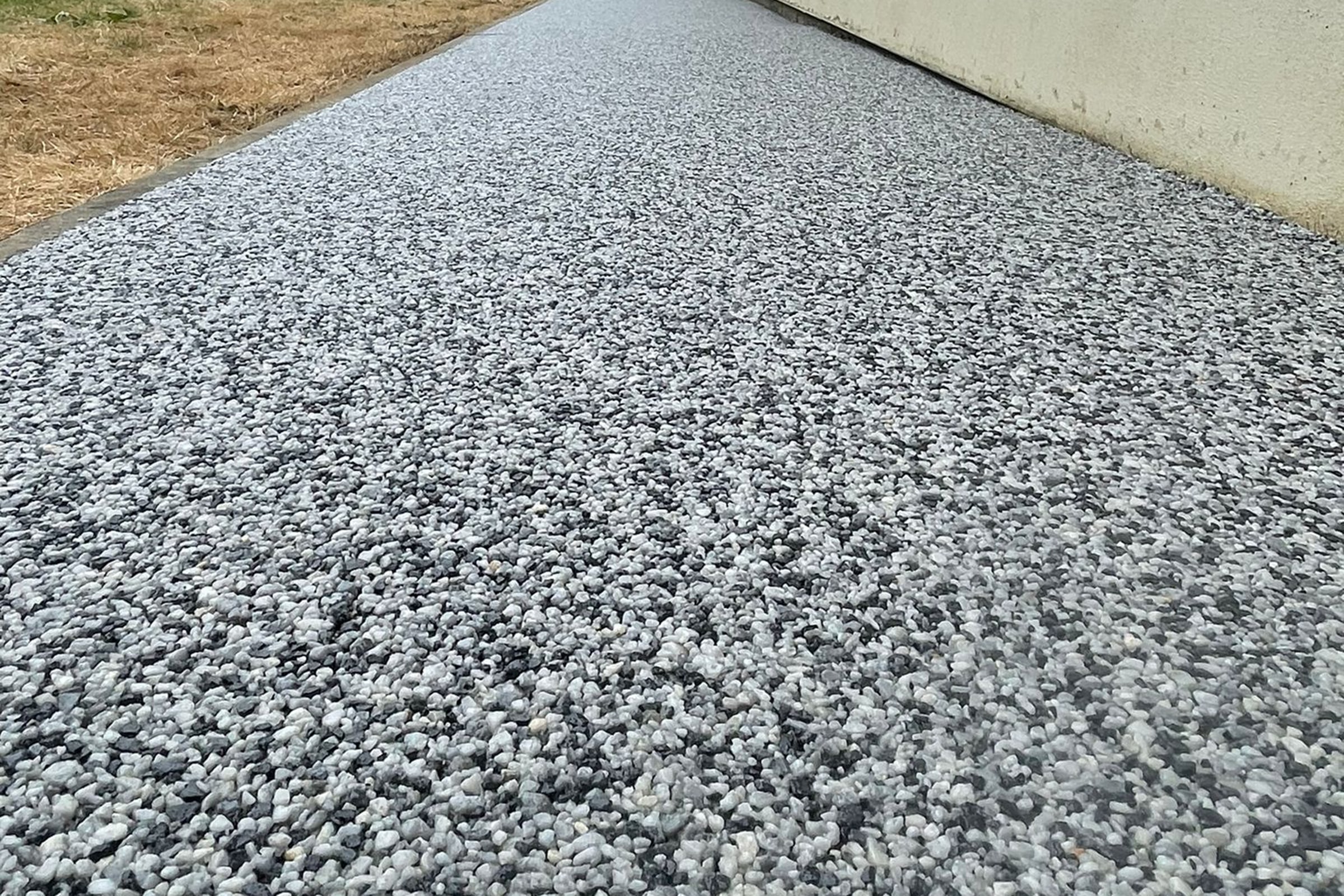 can-you-lay-a-resin-driveway-on-concrete